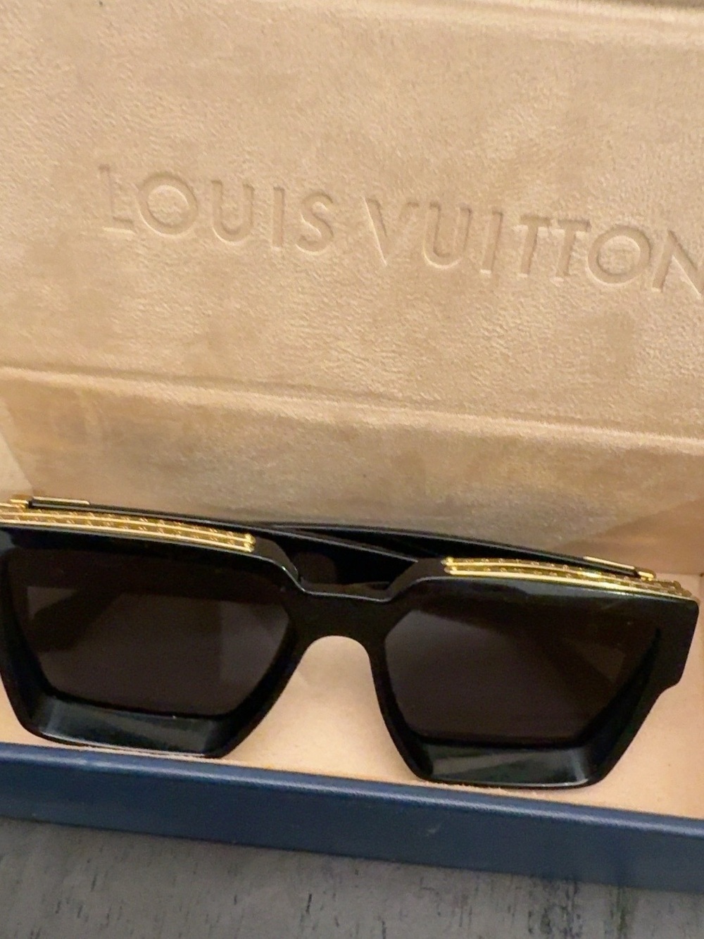 Louis Vuitton 1.1 Millionaires Z1165W Black Gold Sunglasses Virgil Abloh - Picture 8 of 8